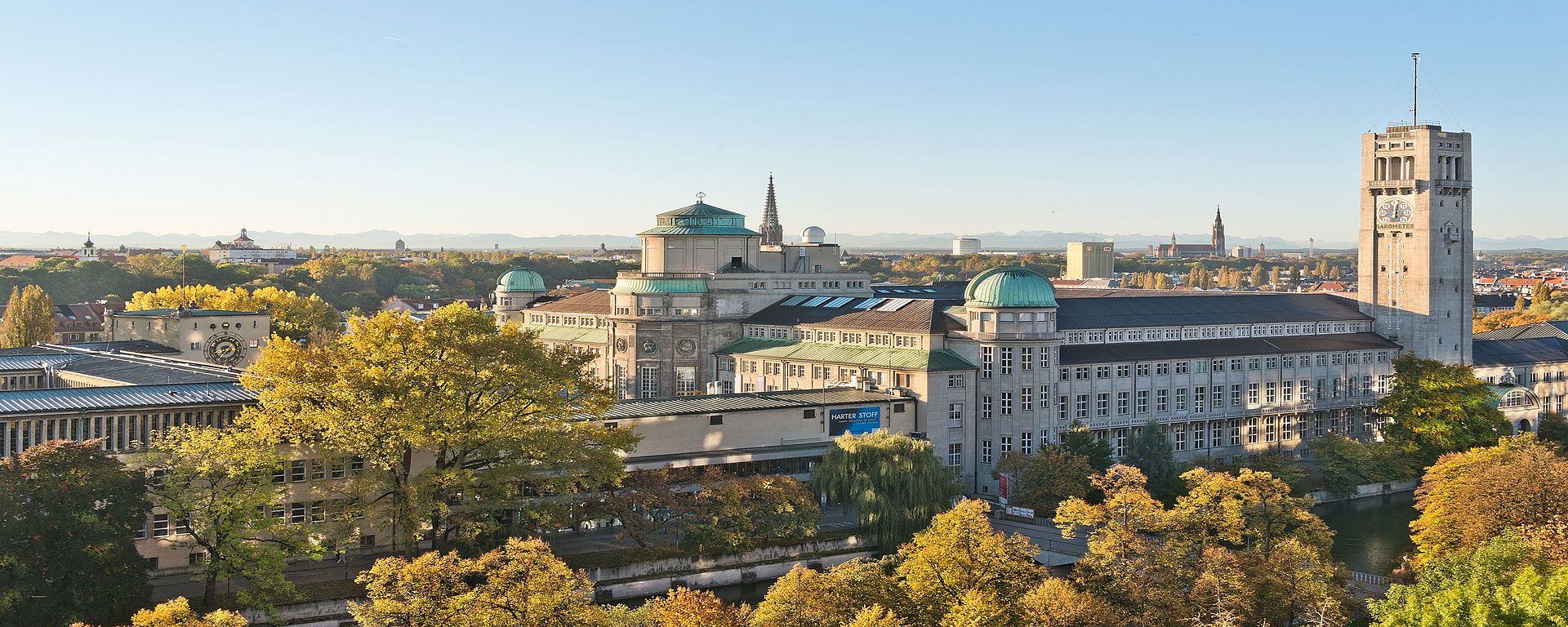 Blick auf Museumsinsel Blick auf die Museumsinsel mit dem Sammlungsbau in München.